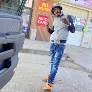 Meet your Posher, Desmon